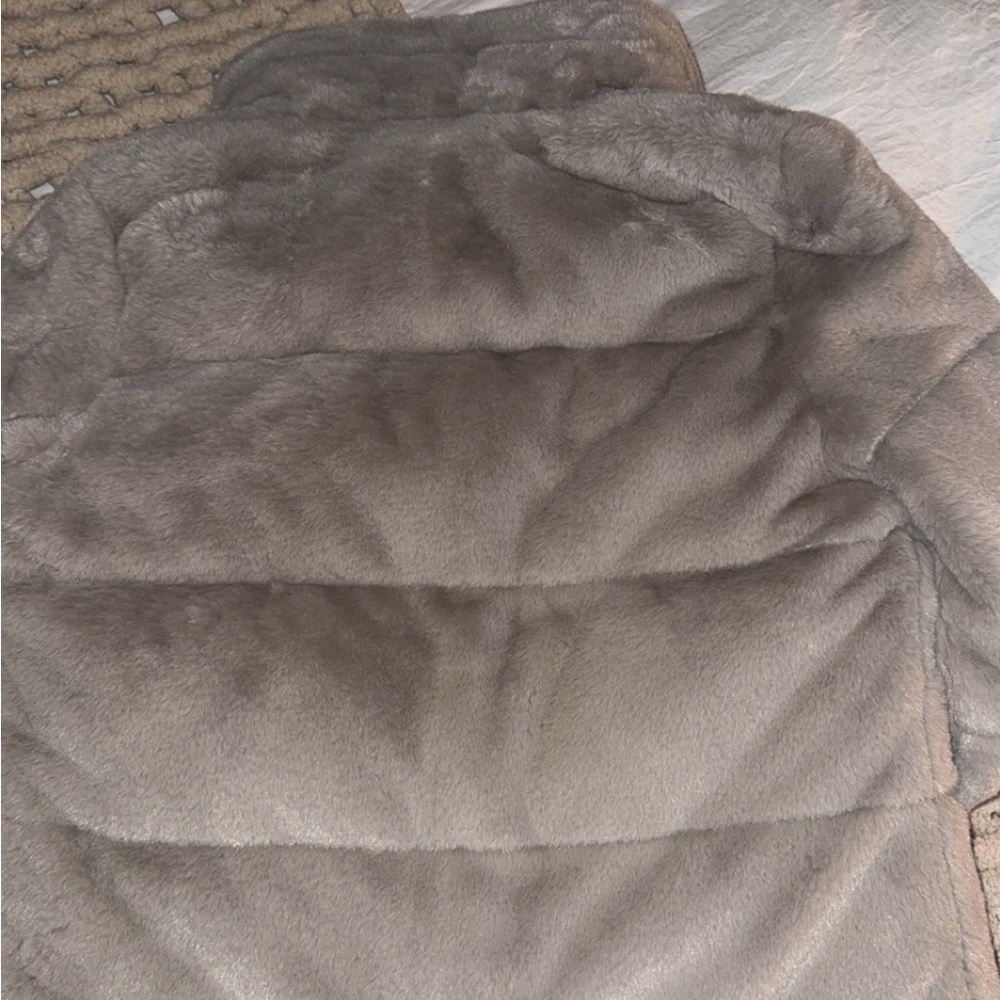 NWT A&F Mini Puffer - Picture 6 of 6